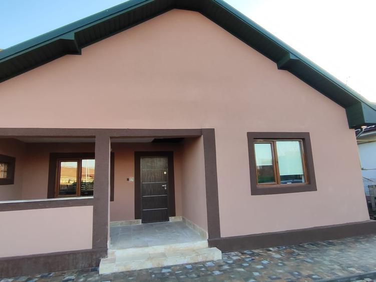 Casă cu 3 camere cu Teren 300 Mp în Valu lui Traian