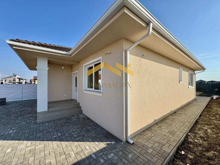 Casă individuală cu 4 camere cu Canalizare în Moșnița Nouă