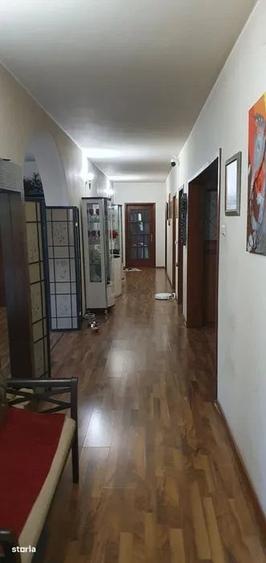 Spațiu comercial, de 960 mp, în Fundeni
