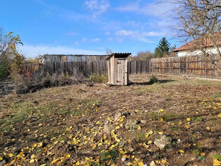 Teren de 3068 mp, în Priseaca