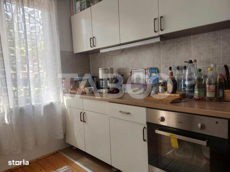 Casă cu 4 camere în Central