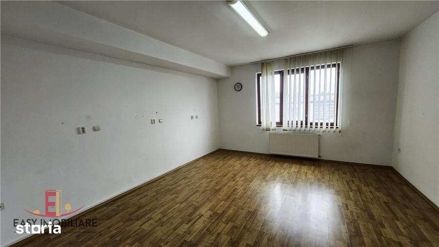 Casă cu 7 camere cu Teren 800 Mp în Central