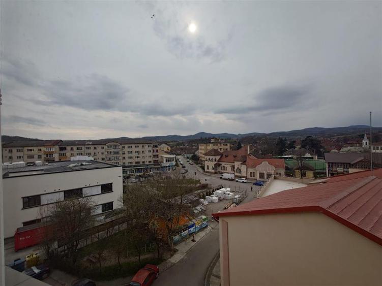 Apartament cu 3 camere decomandat în Ultracentral
