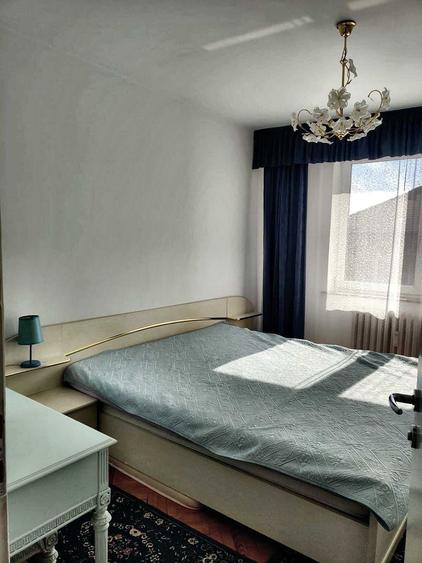 Apartament cu 3 camere semidecomandat în Nufărul