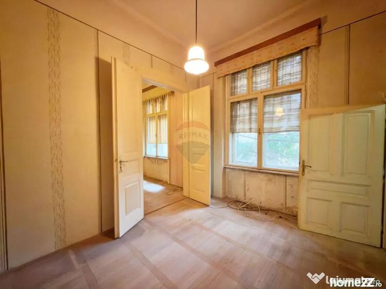 Apartament cu 3 camere semidecomandat în Central
