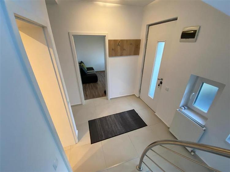 Duplex cu 5 camere cu Canalizare în Iris