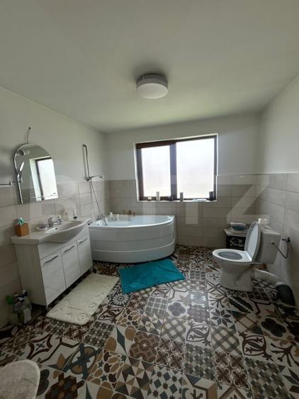Casă individuală cu 5 camere cu Canalizare în Exterior Est