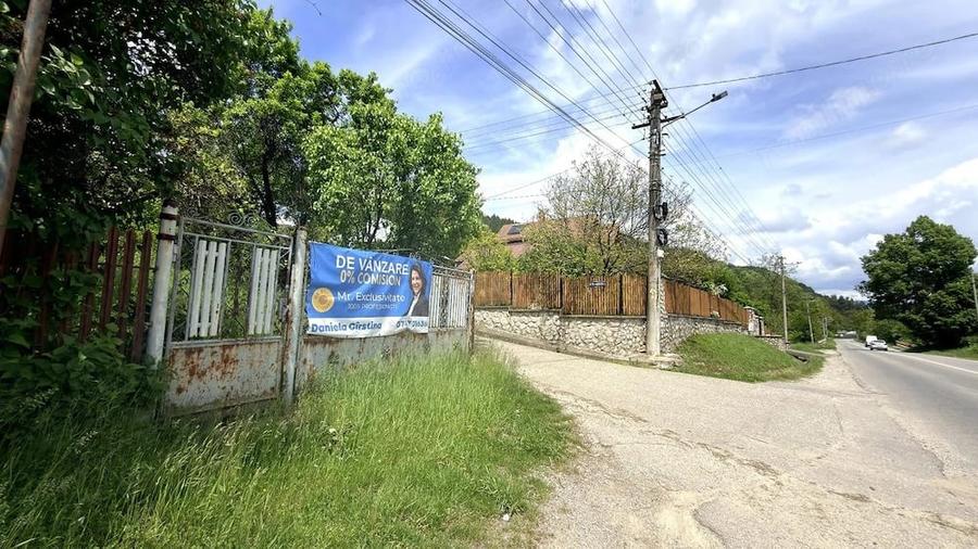 Casă cu 3 camere cu Teren 4696 Mp în Central