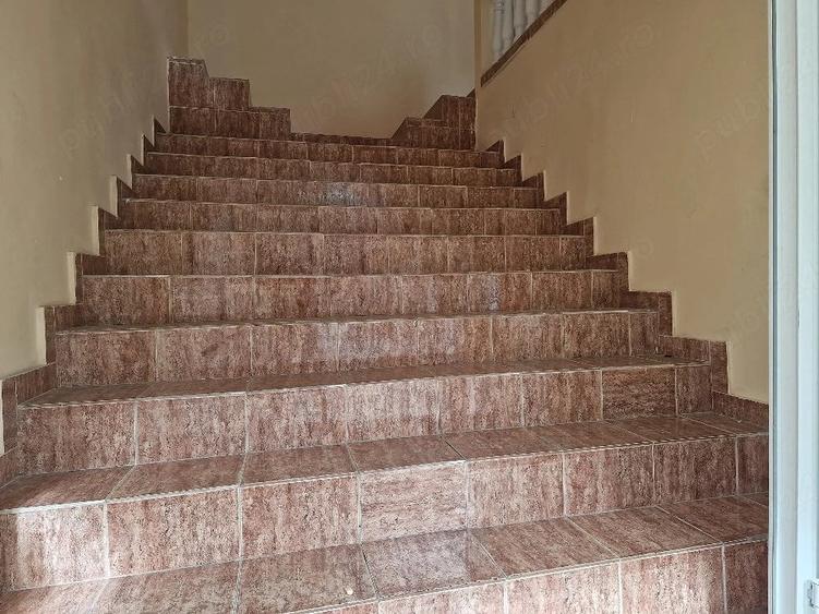 Casă cu 6 camere cu Teren 223 Mp în Central