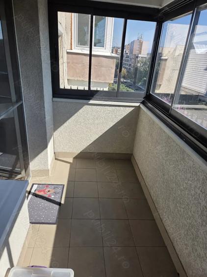 Apartament cu 3 camere în Traian