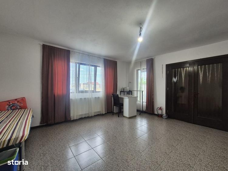 Casă cu 3 camere în Central
