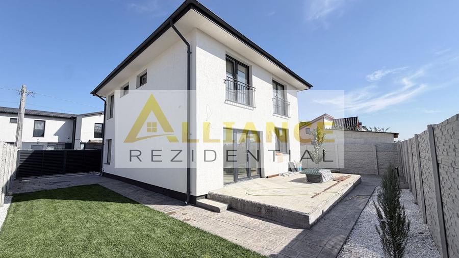 Casă individuală cu 4 camere cu Canalizare în Berceni