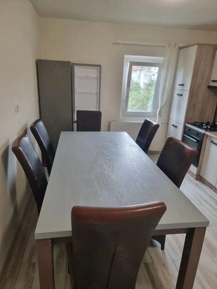 Apartament cu 2 camere semidecomandat în Soarelui