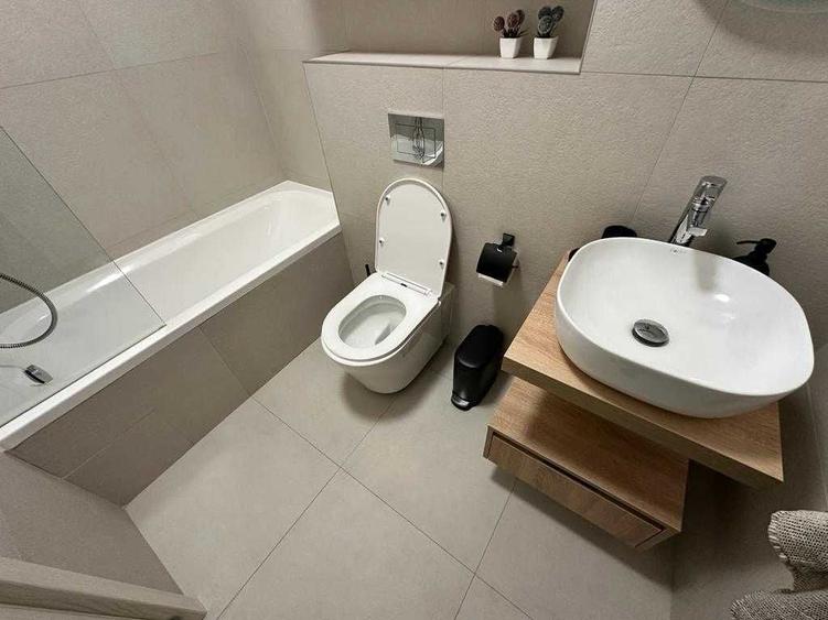 Apartament cu 2 camere decomandat în Central
