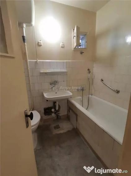 Apartament cu 3 camere semidecomandat în Parcul Circului