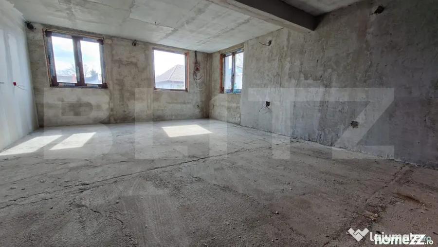Casă cu 4 camere cu Teren 420 Mp în Stupini