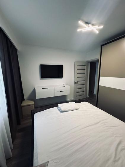 Apartament cu 3 camere decomandat în Sud
