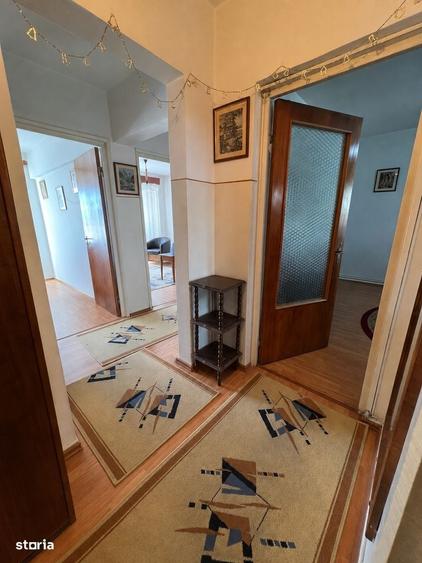 Apartament cu 3 camere decomandat în Trivale