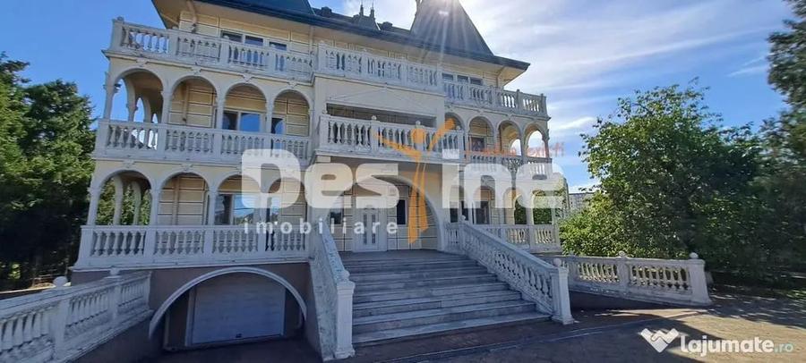 Casă cu 14 camere cu Teren 4000 Mp în Central