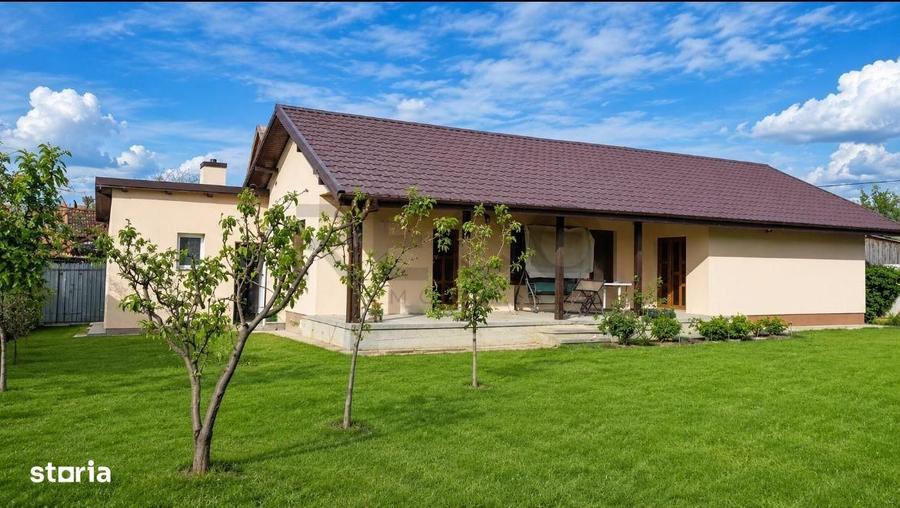 Casă cu 3 camere cu Teren 2350 Mp în Gepiu