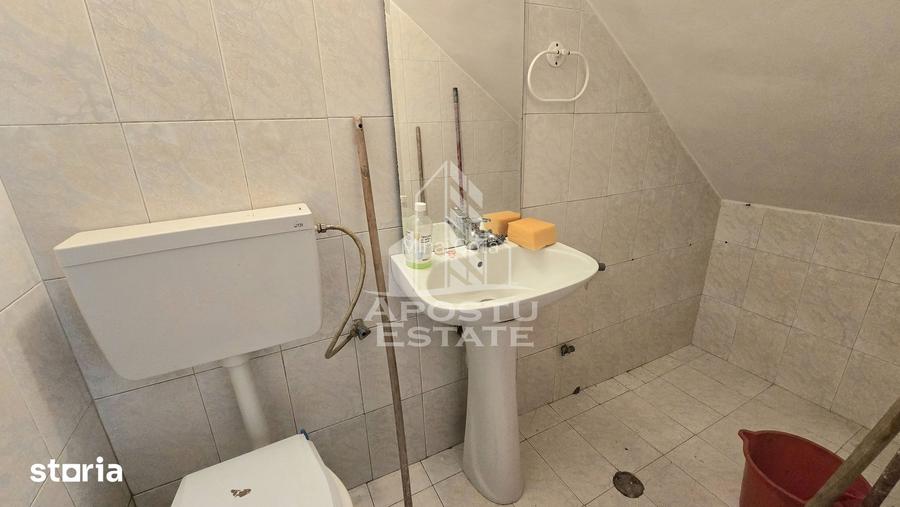Duplex cu 5 camere si 3 bai, centrala proprie, zona Lipovei