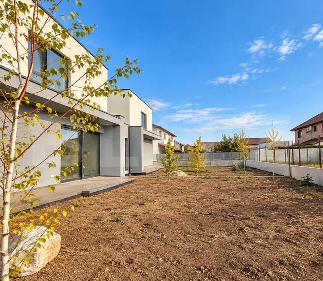 Duplex cu 5 camere cu Canalizare în Dumbrăvița