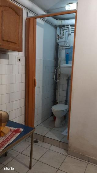 Casă cu 3 camere cu Teren 110 Mp în Andronache