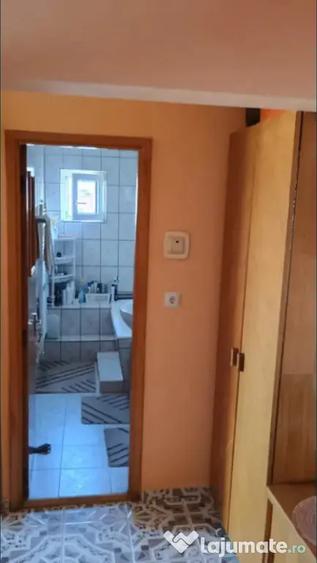 Apartament cu 3 camere decomandat, mobilat în Gemenii