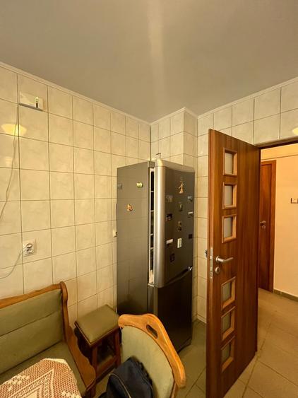Apartament cu 3 camere decomandat, mobilat în Gorjului