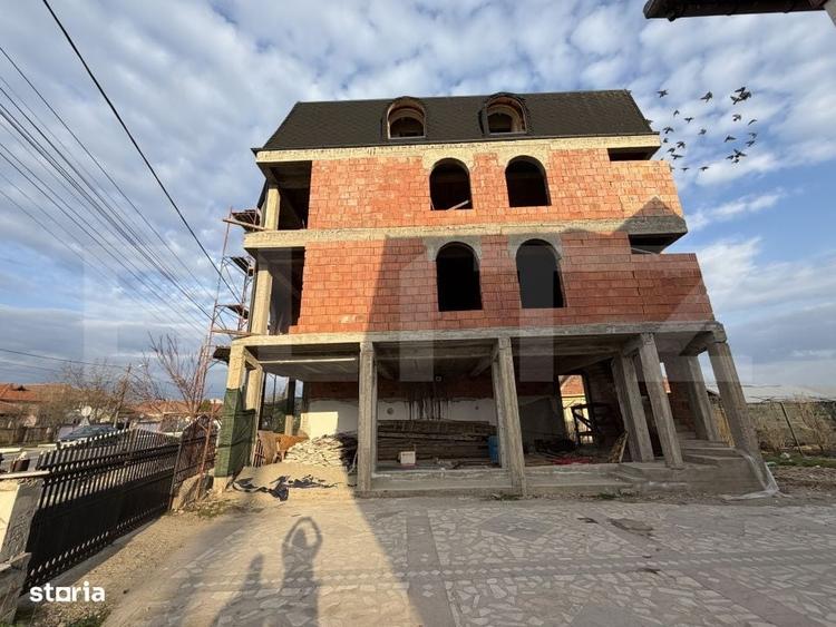 Spațiu comercial, de 300 mp, în Drăgoeni