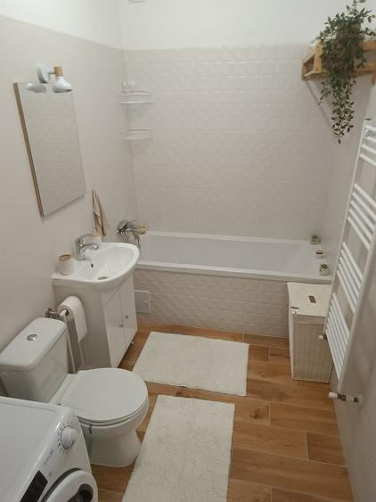 Apartament cu 2 camere semidecomandat în Sânpetru