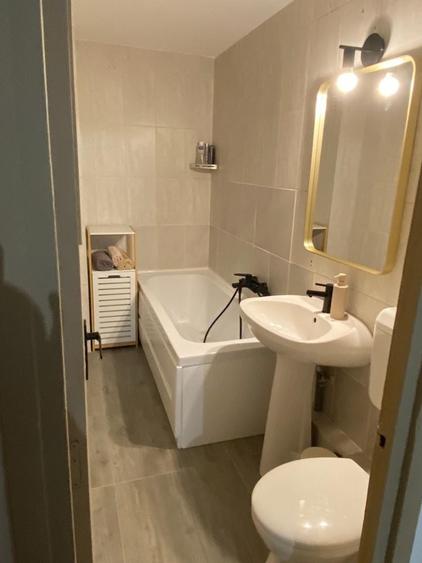 Apartament cu 2 camere decomandat în 13 Septembrie