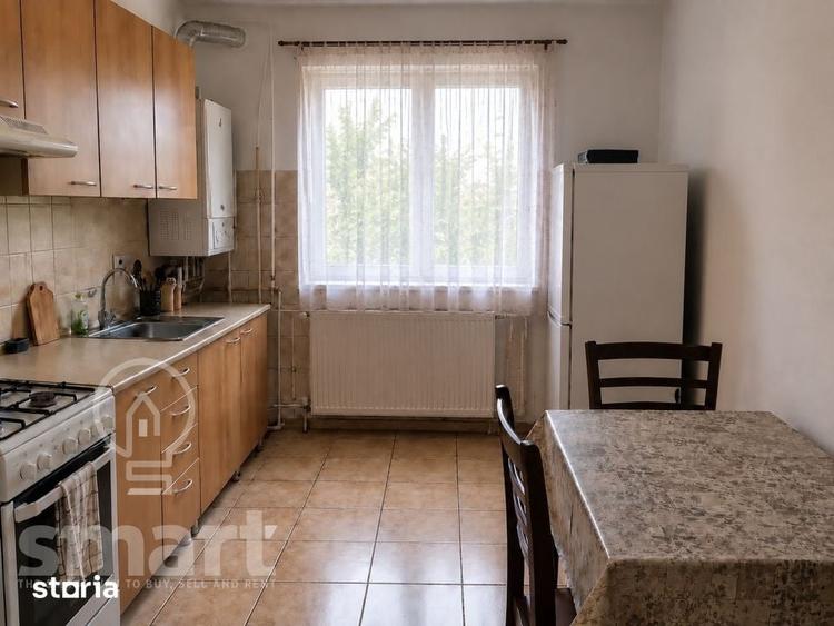 Apartament cu 3 camere decomandat în Între Lacuri