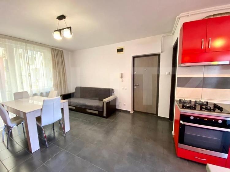 Apartament cu 3 camere semidecomandat, mobilat în Bună Ziua