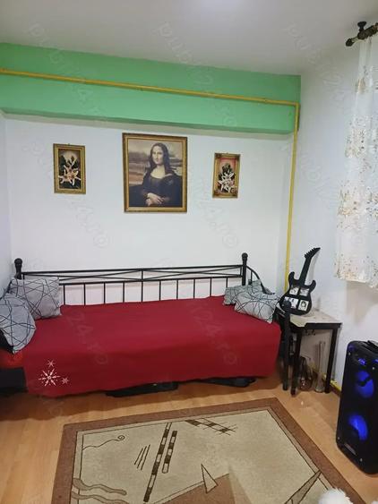 Apartament cu 4 camere decomandat în Vitrometan