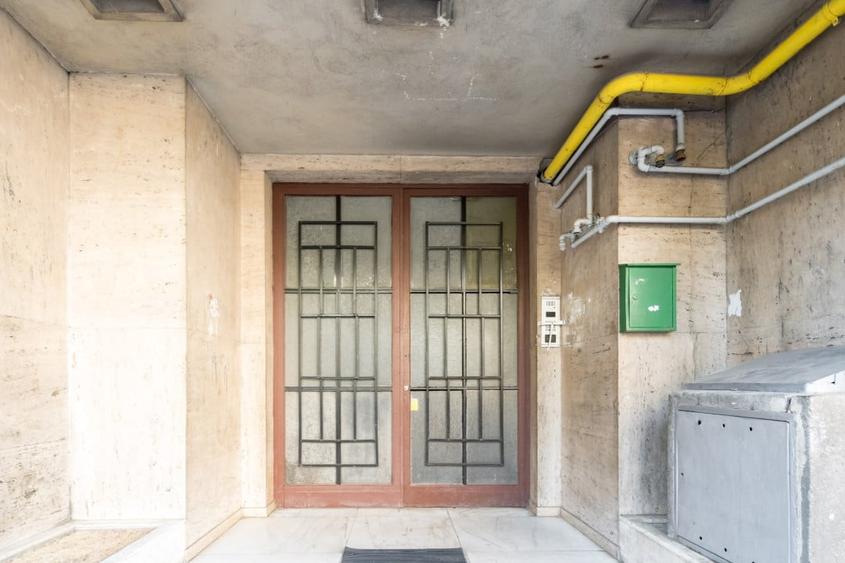 Casă individuală cu 46 camere cu Canalizare în Centrul Istoric