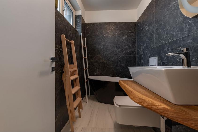 Apartament cu 2 camere decomandat în Exterior Vest