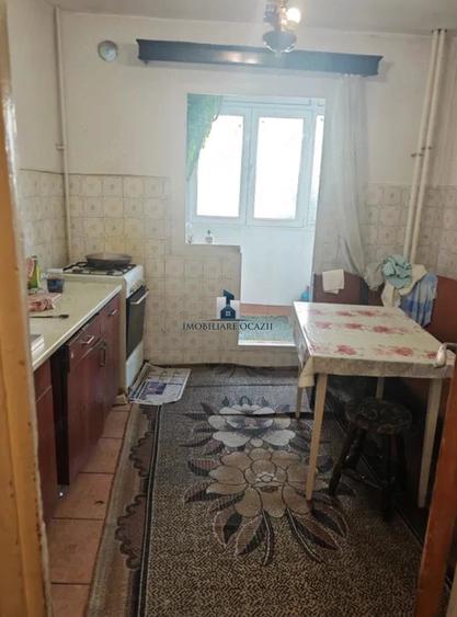Apartament cu 3 camere decomandat în Berceni