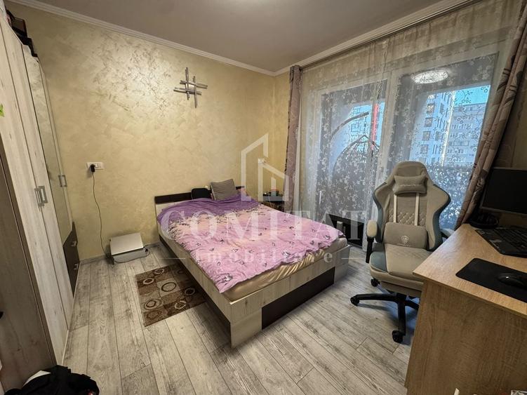 Apartament cu 4 camere semidecomandat, mobilat în Florești