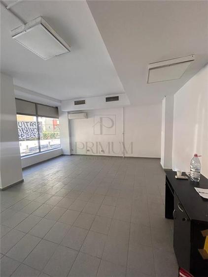 Spațiu comercial, de 63 mp, în Dâmbovița