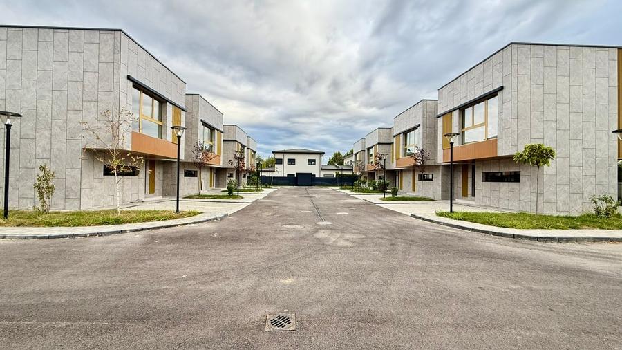 Duplex cu 4 camere cu Canalizare în Pipera