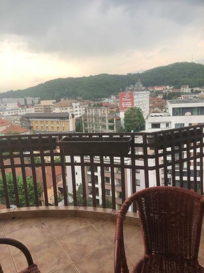 Apartament cu 3 camere decomandat în Exterior Vest