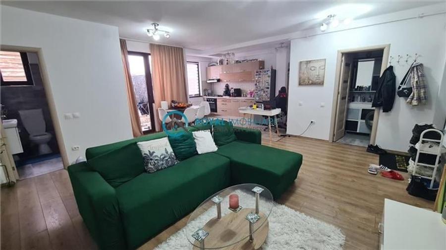 Apartament cu 3 camere decomandat, mobilat în Traian
