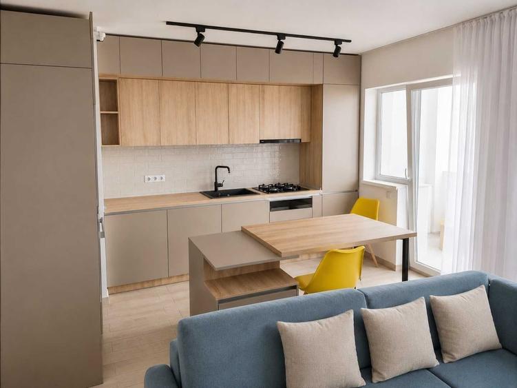 Apartament cu 3 camere decomandat în Central
