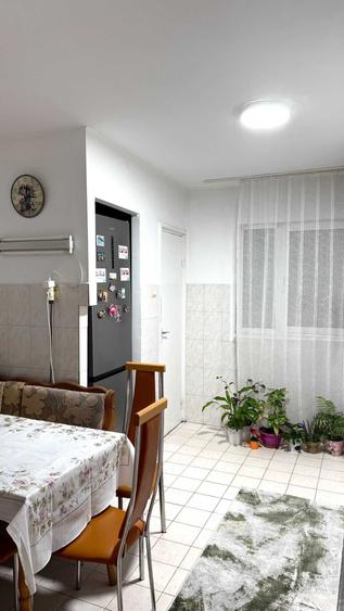 Apartament cu 3 camere decomandat în Mărăști
