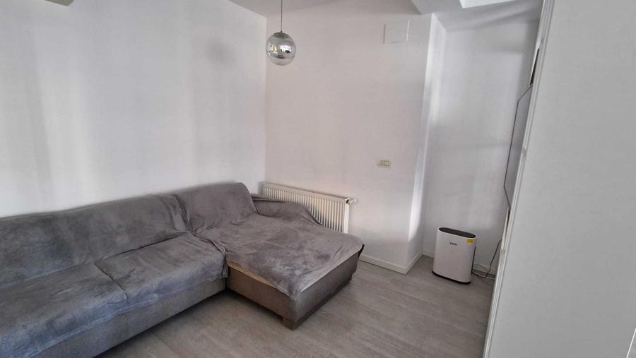 Apartament cu 3 camere decomandat în Aradului