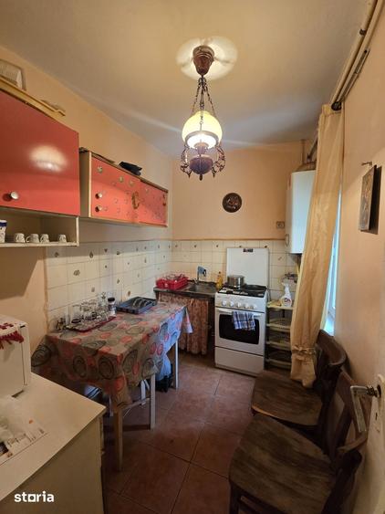 Garsonieră decomandată în Est