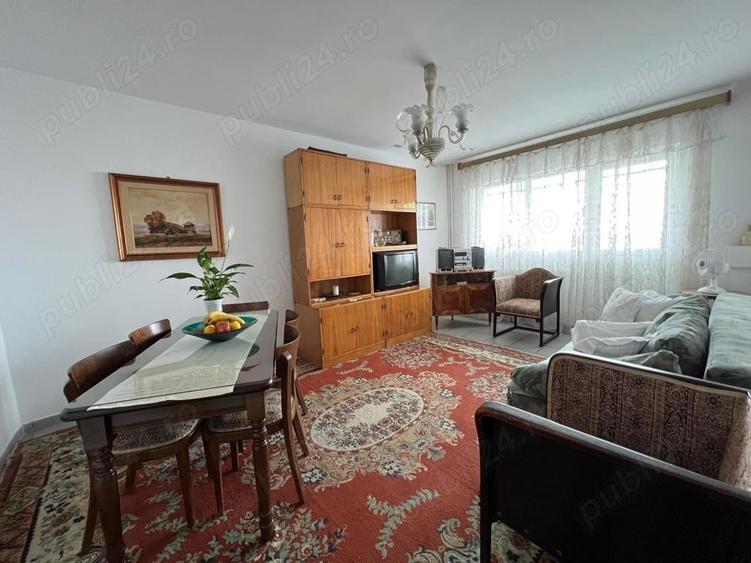 Apartament cu 2 camere decomandat în Republicii