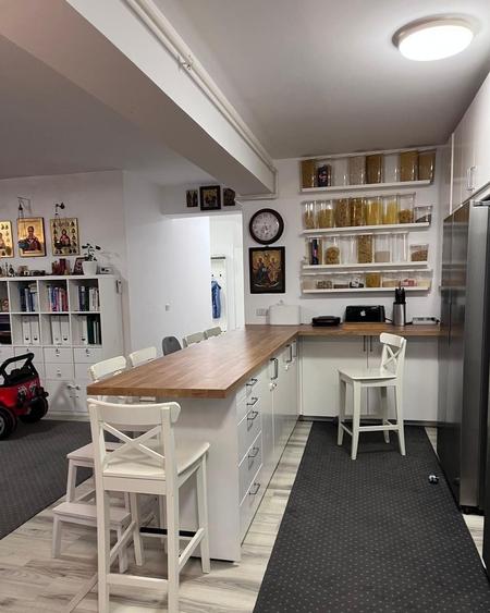 Apartament cu 4 camere decomandat, mobilat în Noua