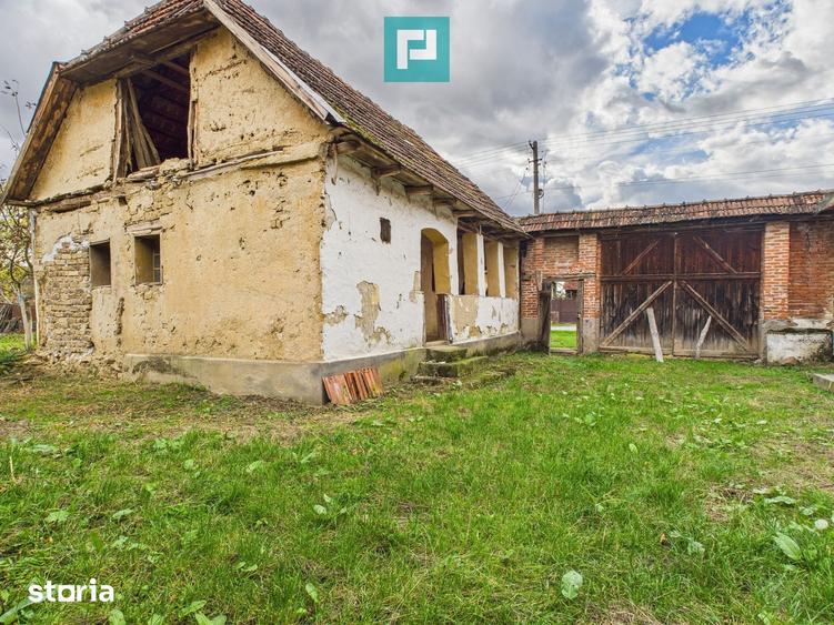 Casă cu 4 camere cu Teren 1080 Mp în Dezna